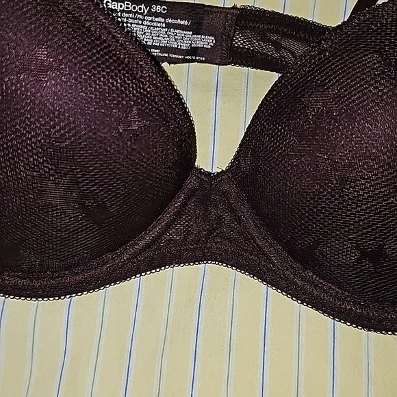Burgundy bra 🛍3 For $15🛍 - Picture 3 of 12